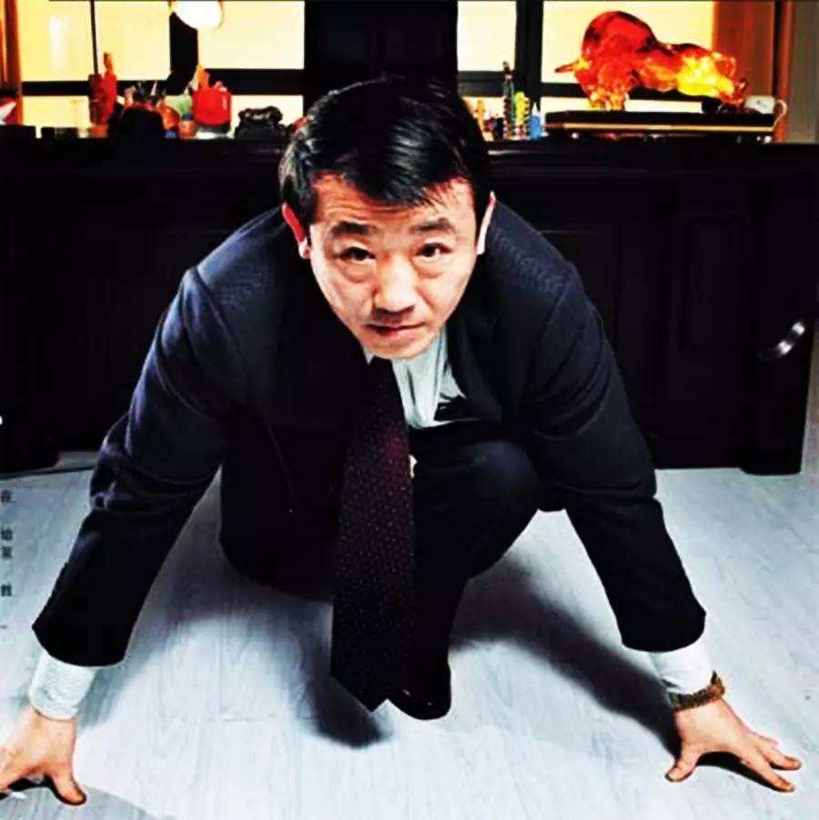 他生于湖北状元之乡，留学日本发现商机，获马云投资，却一夜破产